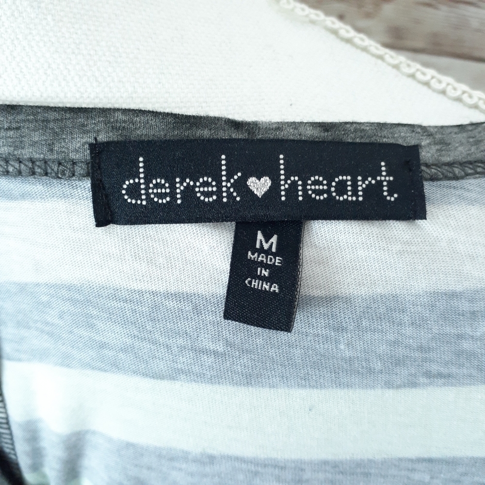 Derek Heart Top Raglan Striped Tee Green 194 - Picture 4 of 5